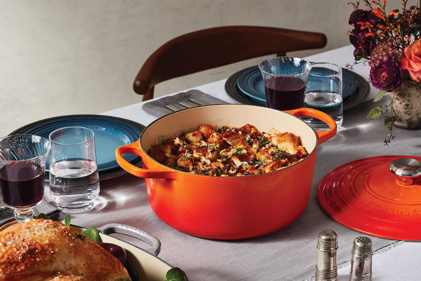 Le Creuset Signature Cast Iron Round Casserole, 26 cm, Volcanic